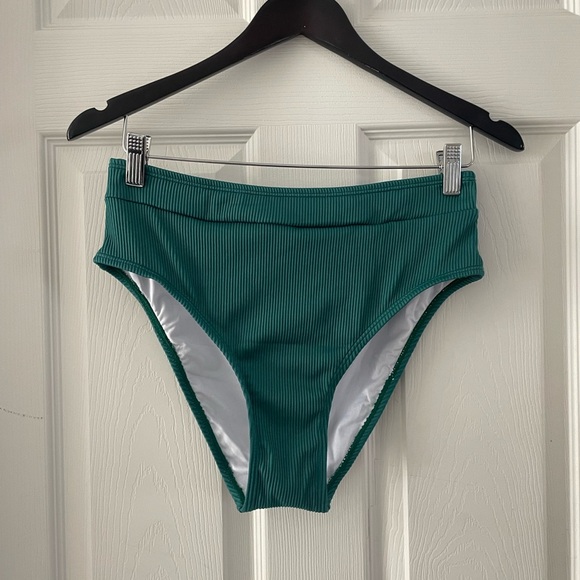 Women’s green bikini bottom - Picture 1 of 3